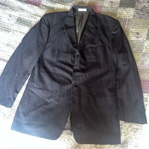 Classic Black Single-Breasted Suit Jacket